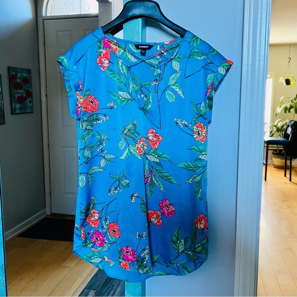 EXPRESS Top - Picture 2 of 5